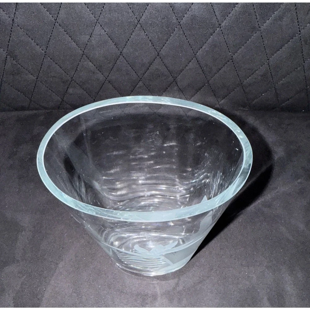 🌸 Etched Floral Clear Glass Vase | Elegant Botanical Design | 8.75